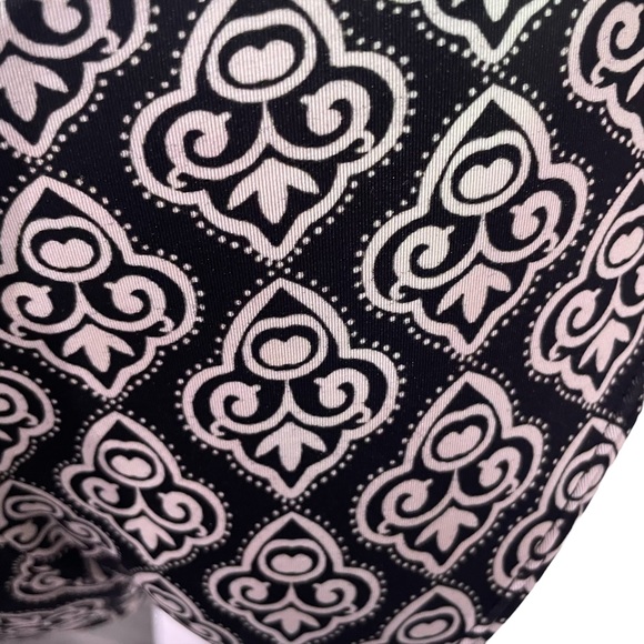 Saha 1-Piece Size S, B/W Patterned Design With B/W Stripe Straps - Picture 9 of 12